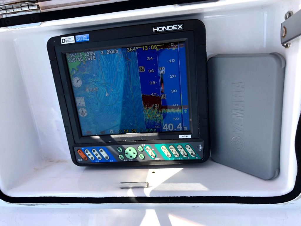 シースタイル　SR-X ネオス(20ft)　HONDEX魚探