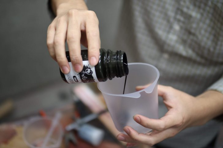 黒色無双でルアーを塗装しよう！黒くするための塗り方やルアーに塗る際の注意点など。 | ikahime